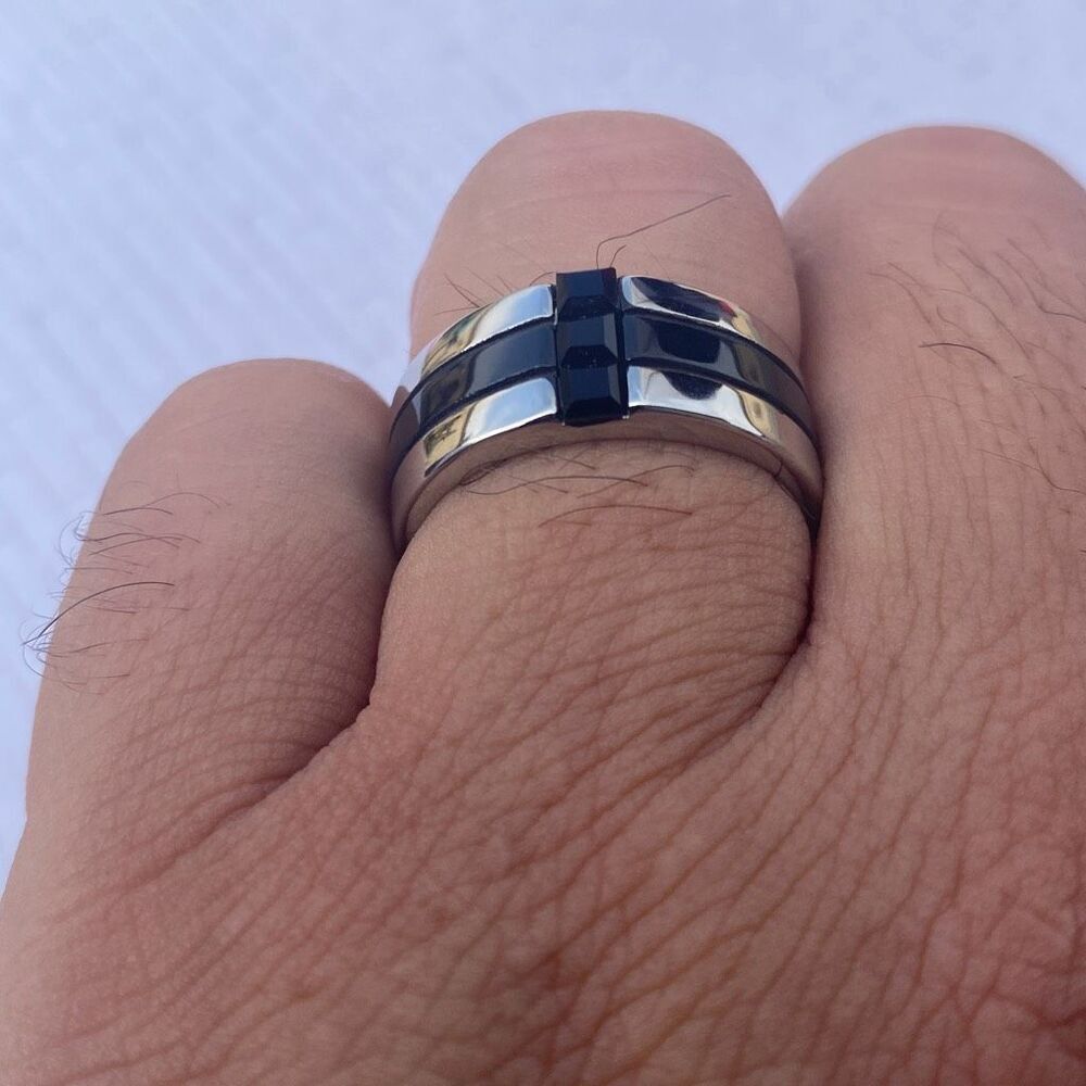 Men’s Stainless Steel Ring Size 11 Black & Silver Tone Modern Band